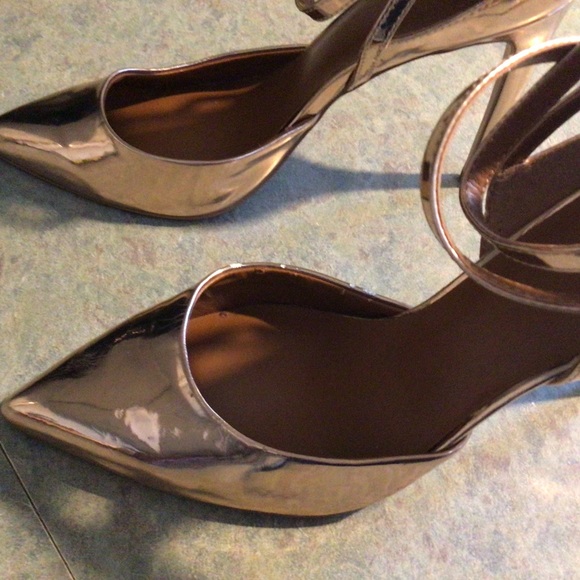 Ladies Heels by Halston. Vegan Leather Copper Color. - Picture 2 of 10